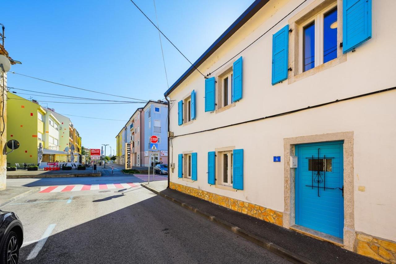 Center House With Apartments Umag Exterior foto